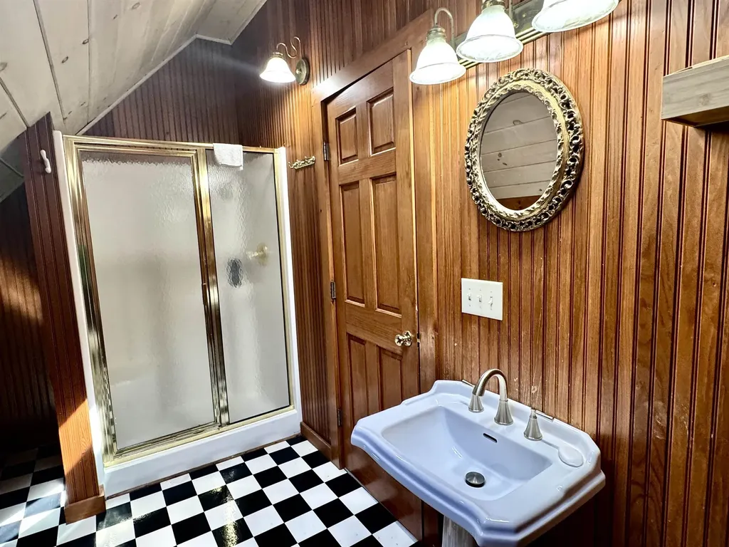 219-221 Dartmouth College Highway Haverhill NH 03765