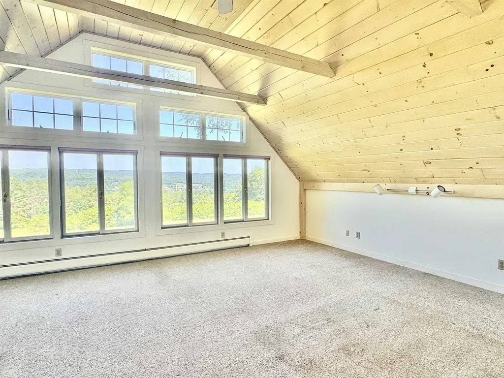 219-221 Dartmouth College Highway Haverhill NH 03765