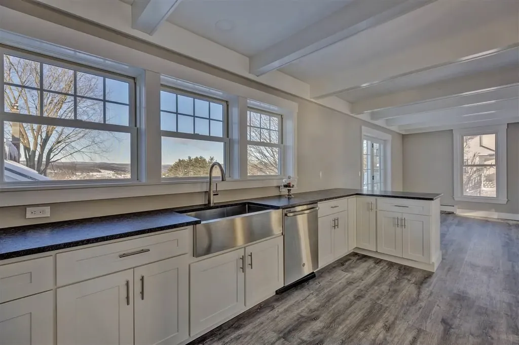 219-221 Dartmouth College Highway Haverhill NH 03765