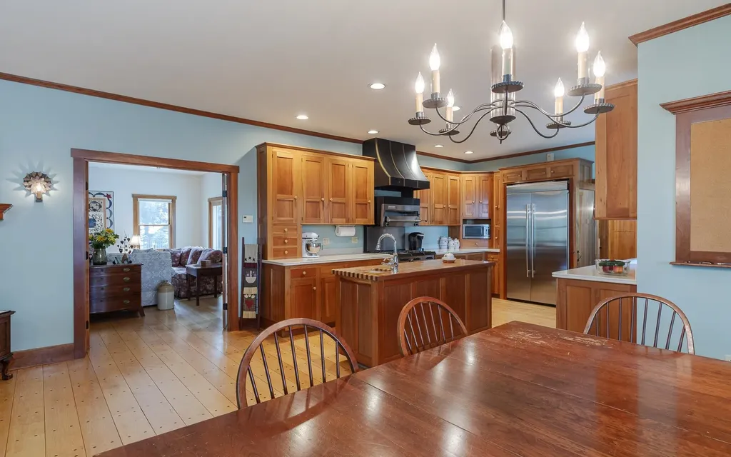 19 Day Road Swanzey NH 03446