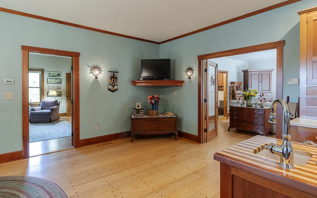 19 Day Road Swanzey NH 03446