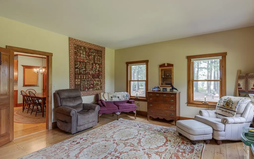 19 Day Road Swanzey NH 03446