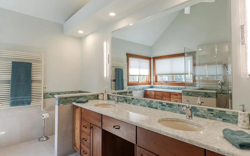 19 Day Road Swanzey NH 03446