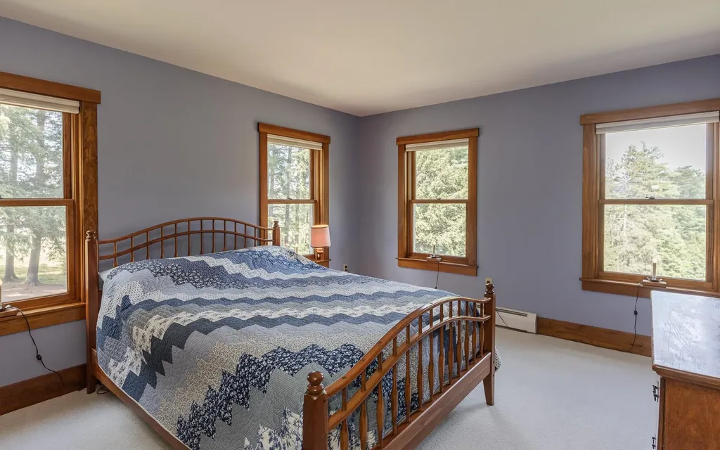 19 Day Road Swanzey NH 03446