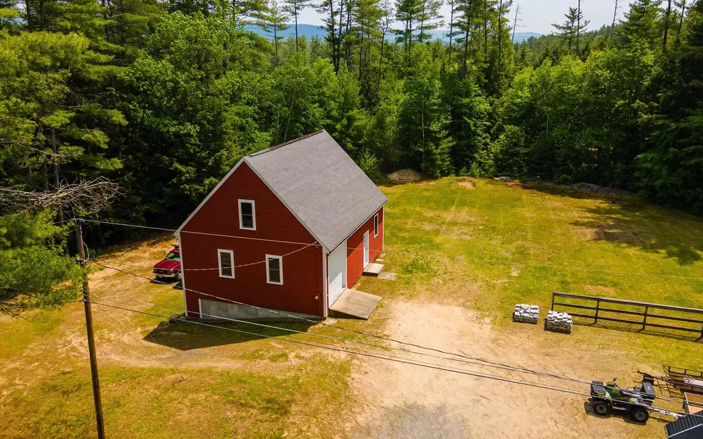 19 Day Road Swanzey NH 03446