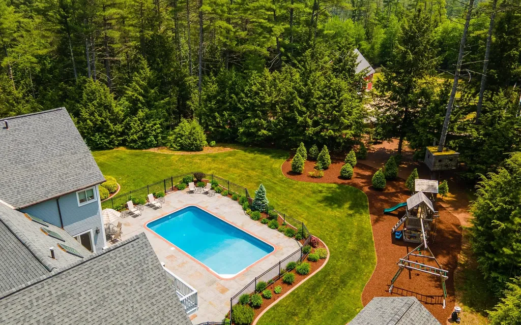 19 Day Road Swanzey NH 03446