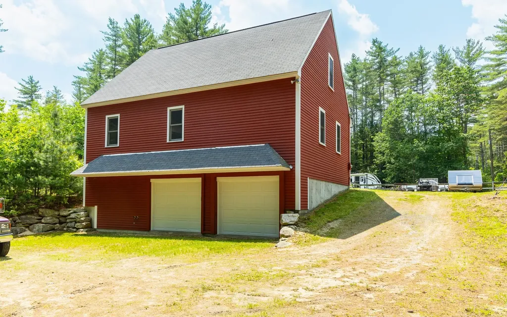 19 Day Road Swanzey NH 03446