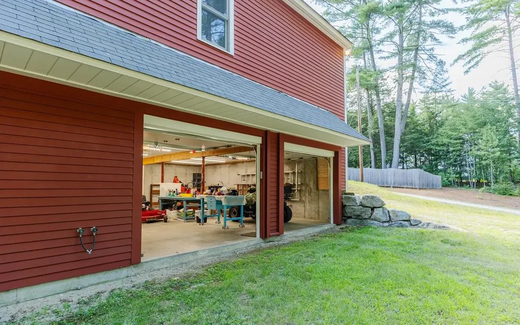 19 Day Road Swanzey NH 03446