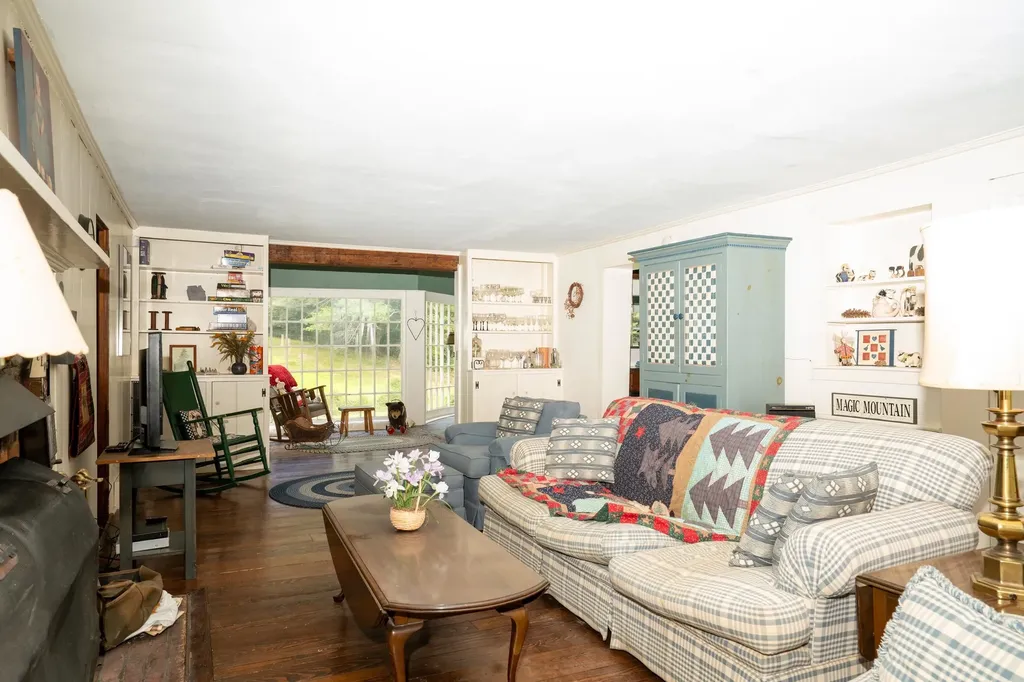 341 Under The Mountain Road Londonderry VT 05155