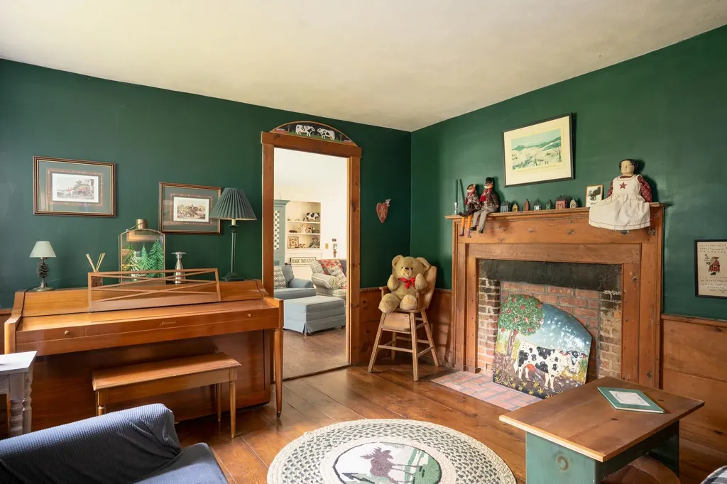 341 Under The Mountain Road Londonderry VT 05155