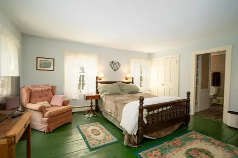 341 Under The Mountain Road Londonderry VT 05155