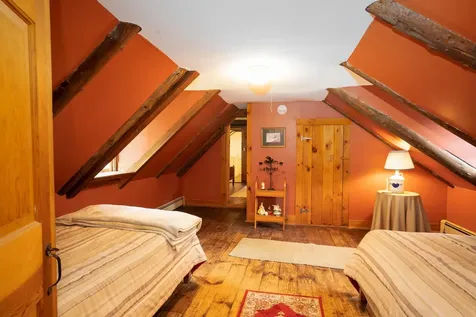 341 Under The Mountain Road Londonderry VT 05155