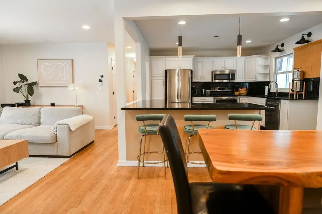 201 Crescent Beach Drive Burlington VT 05408