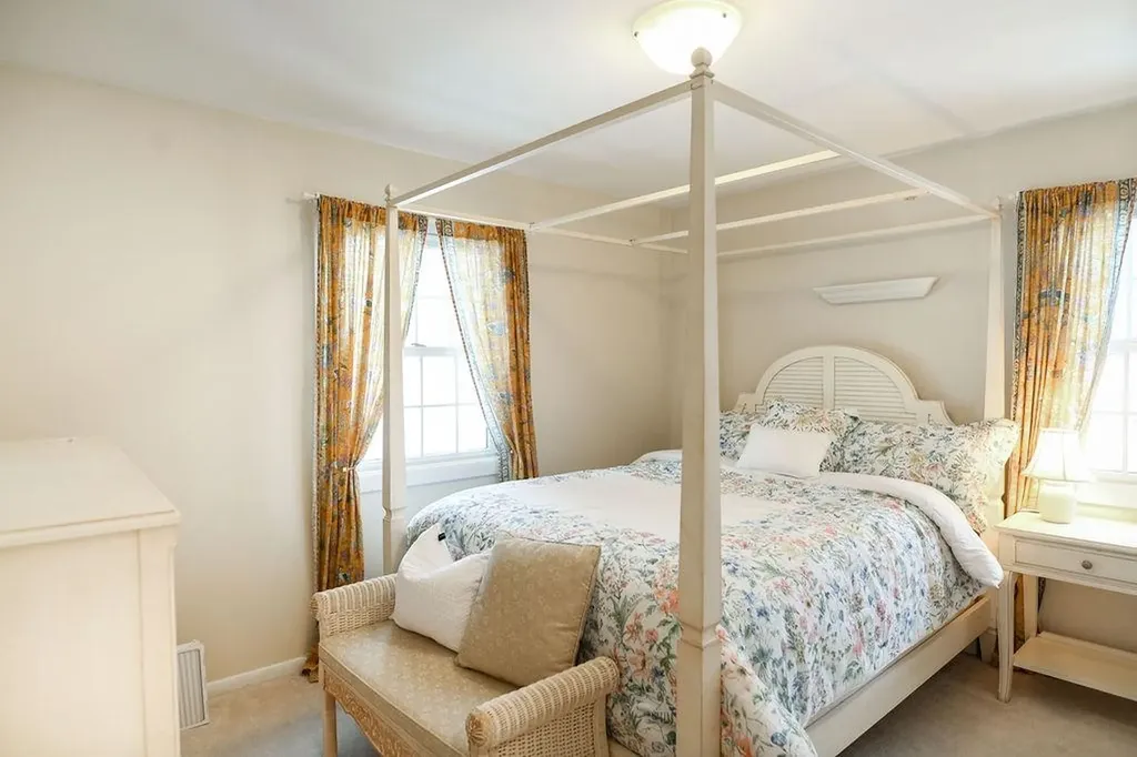 201 Crescent Beach Drive Burlington VT 05408