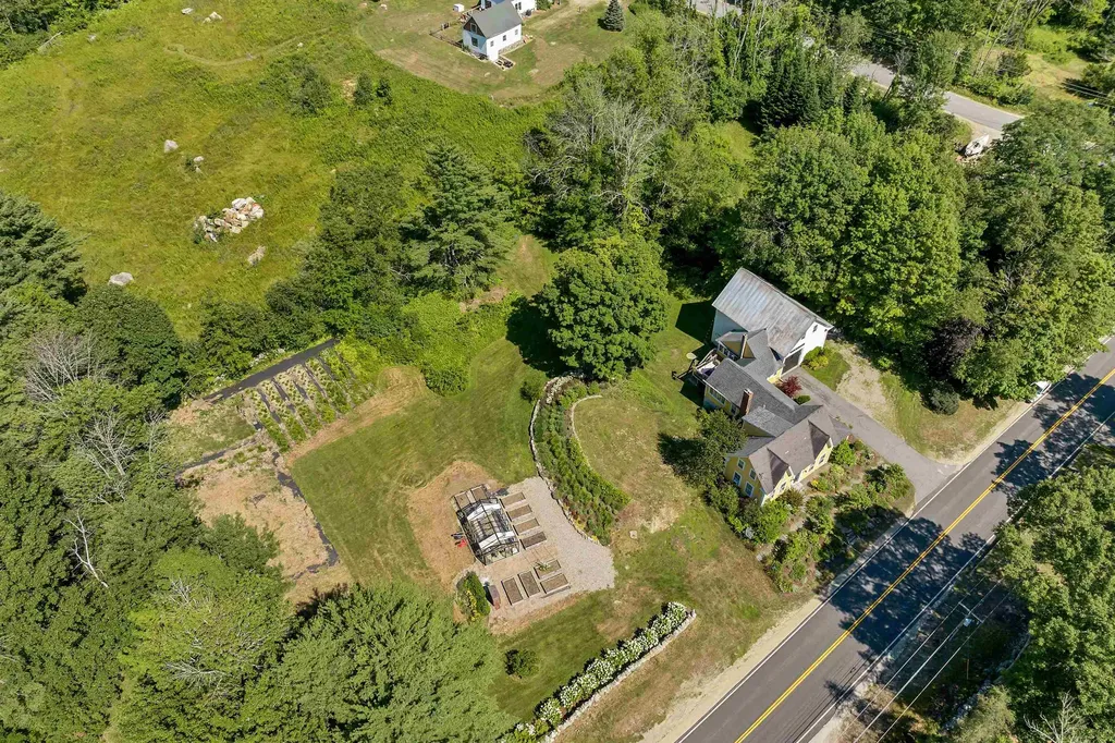 155 Middle Road Tuftonboro NH 03816