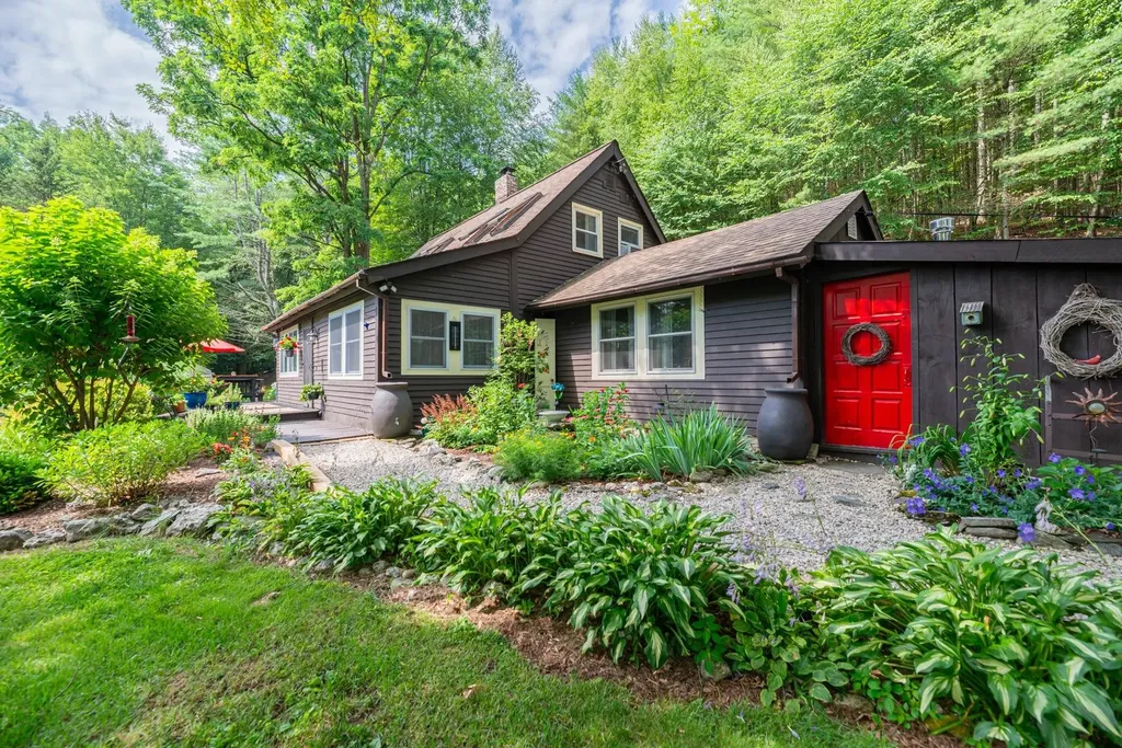 231 Tudor Road Sandgate VT 05250