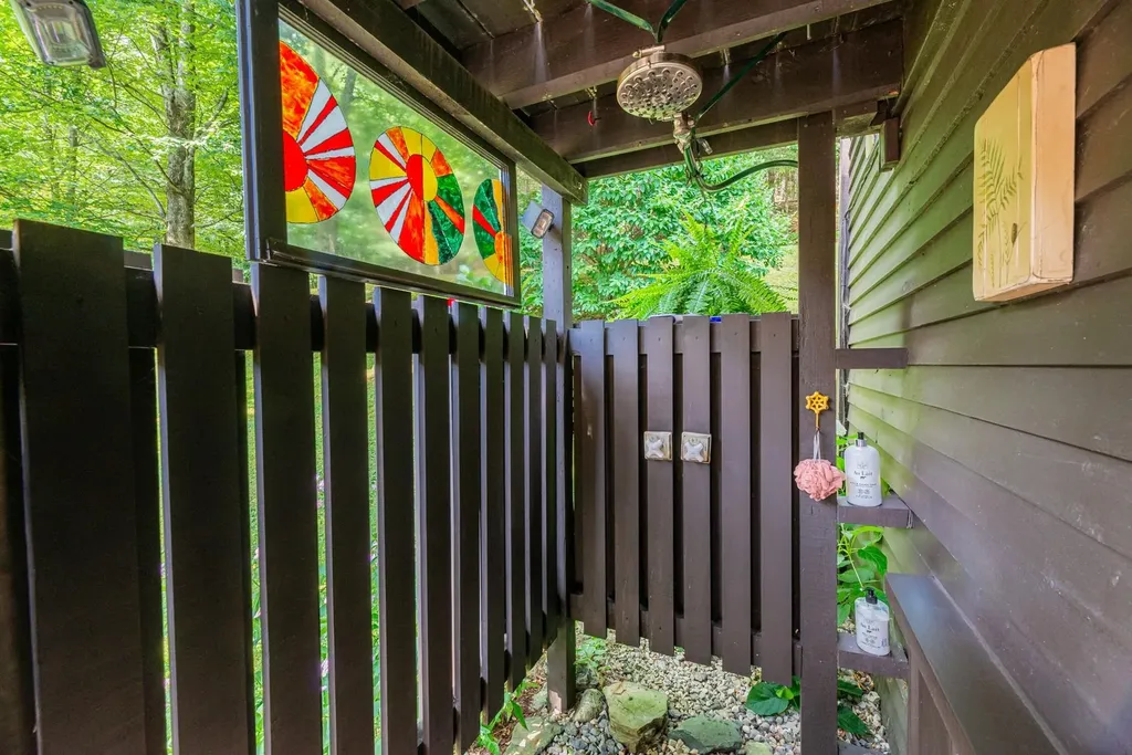 231 Tudor Road Sandgate VT 05250