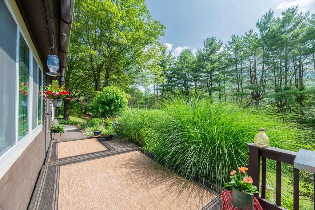 231 Tudor Road Sandgate VT 05250