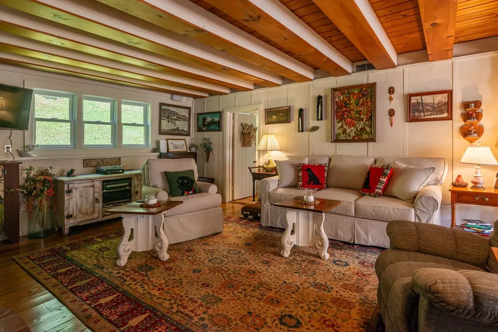 231 Tudor Road Sandgate VT 05250