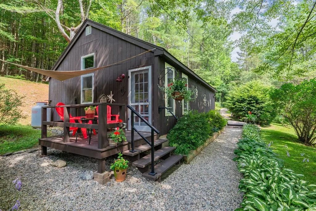 231 Tudor Road Sandgate VT 05250