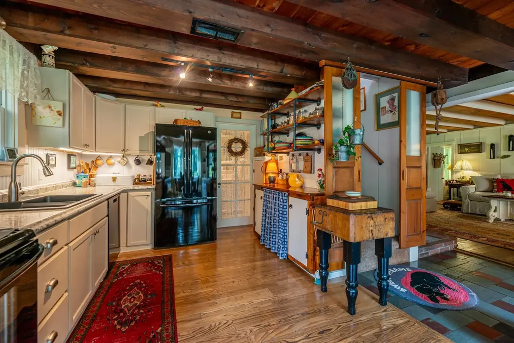 231 Tudor Road Sandgate VT 05250