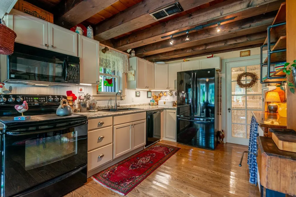 231 Tudor Road Sandgate VT 05250