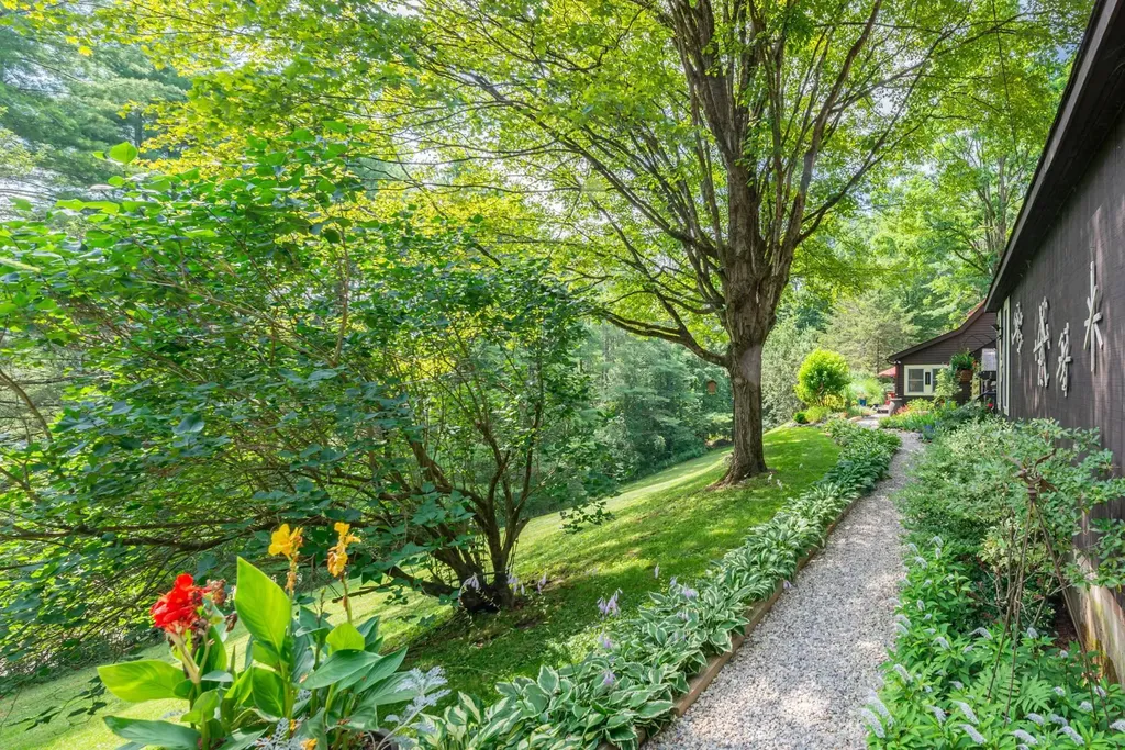 231 Tudor Road Sandgate VT 05250