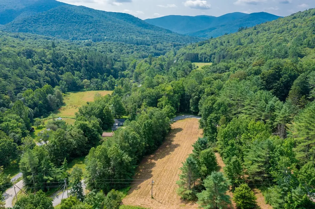 231 Tudor Road Sandgate VT 05250