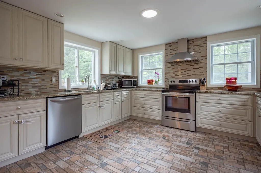 140 Robert Rogers Road Dunbarton NH 03046
