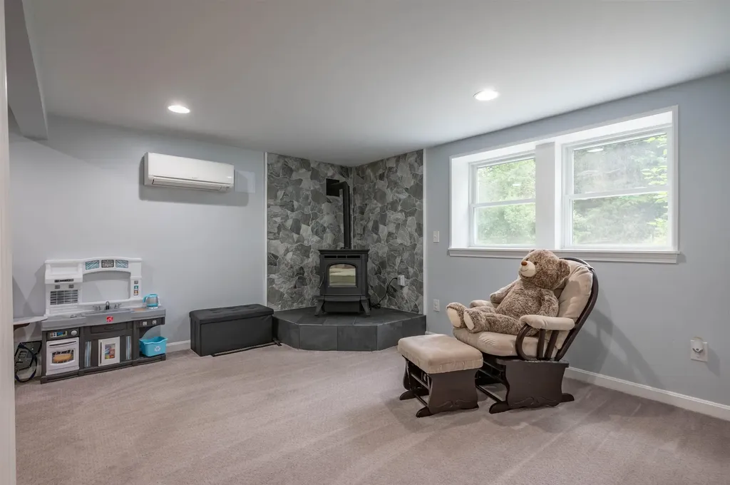 140 Robert Rogers Road Dunbarton NH 03046