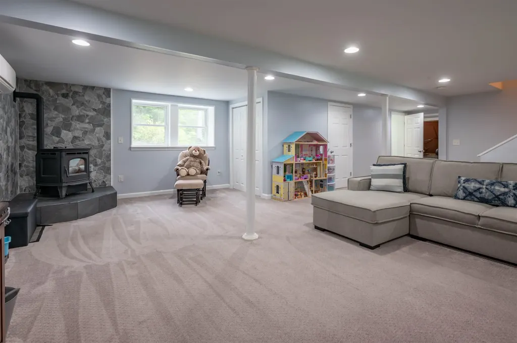 140 Robert Rogers Road Dunbarton NH 03046