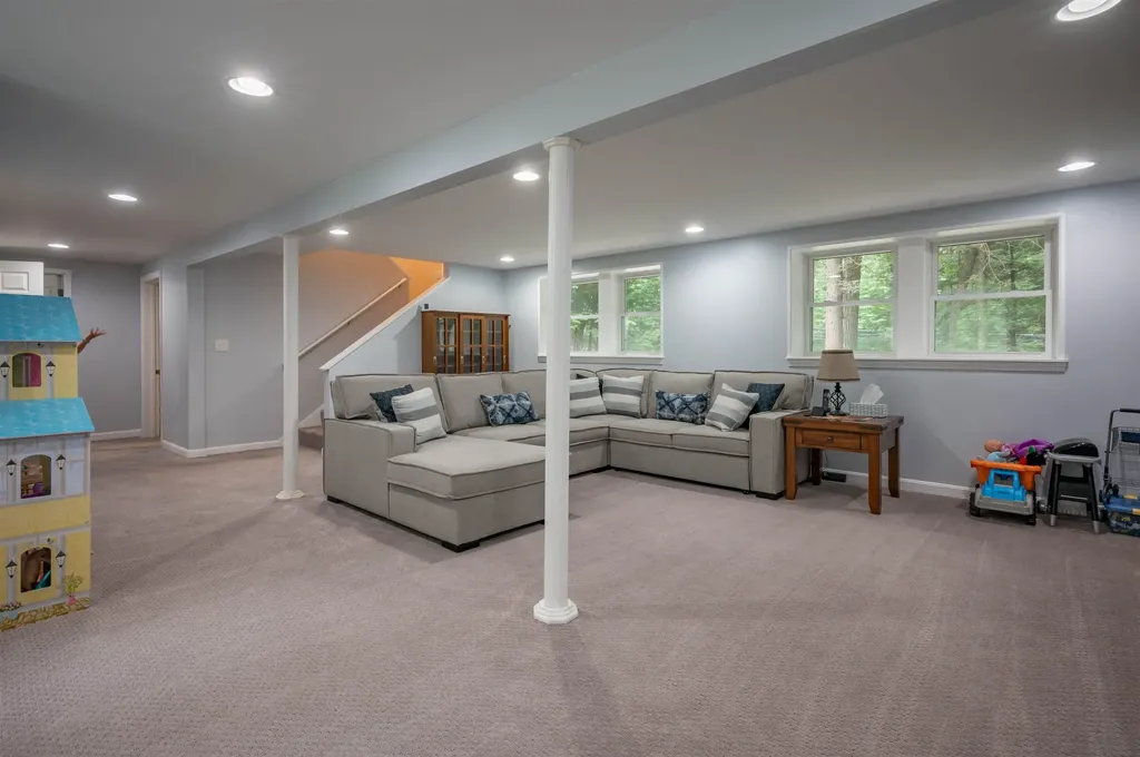 140 Robert Rogers Road Dunbarton NH 03046