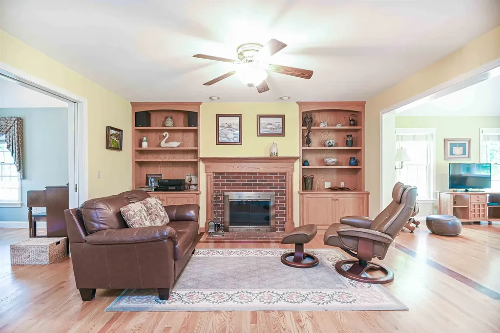 5 Asa Drive Bow NH 03304