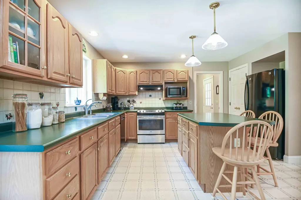 5 Asa Drive Bow NH 03304