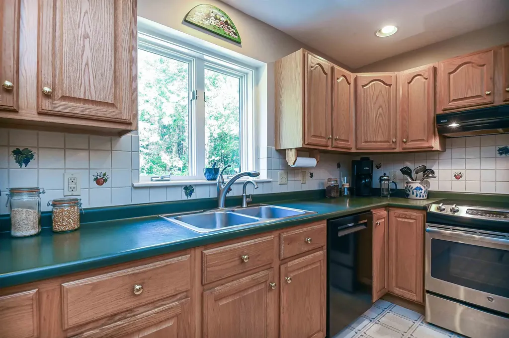 5 Asa Drive Bow NH 03304