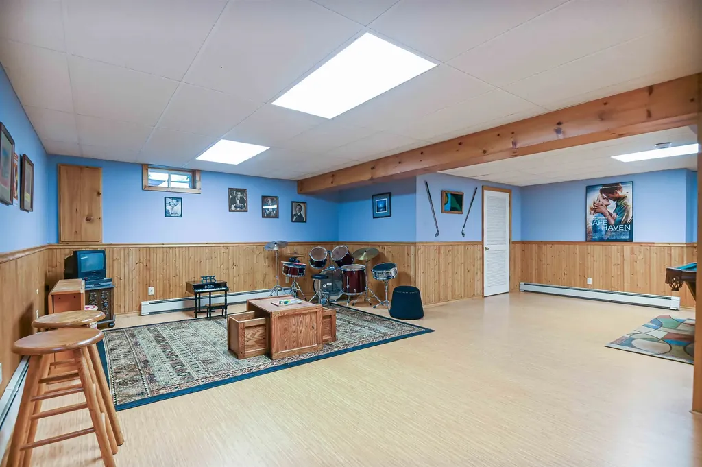 5 Asa Drive Bow NH 03304