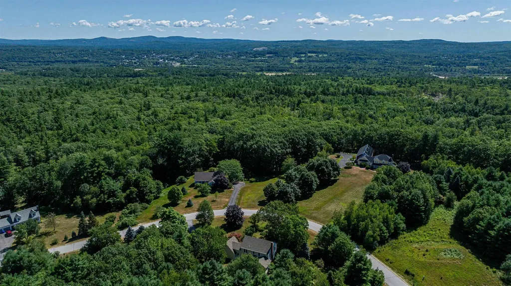 5 Asa Drive Bow NH 03304