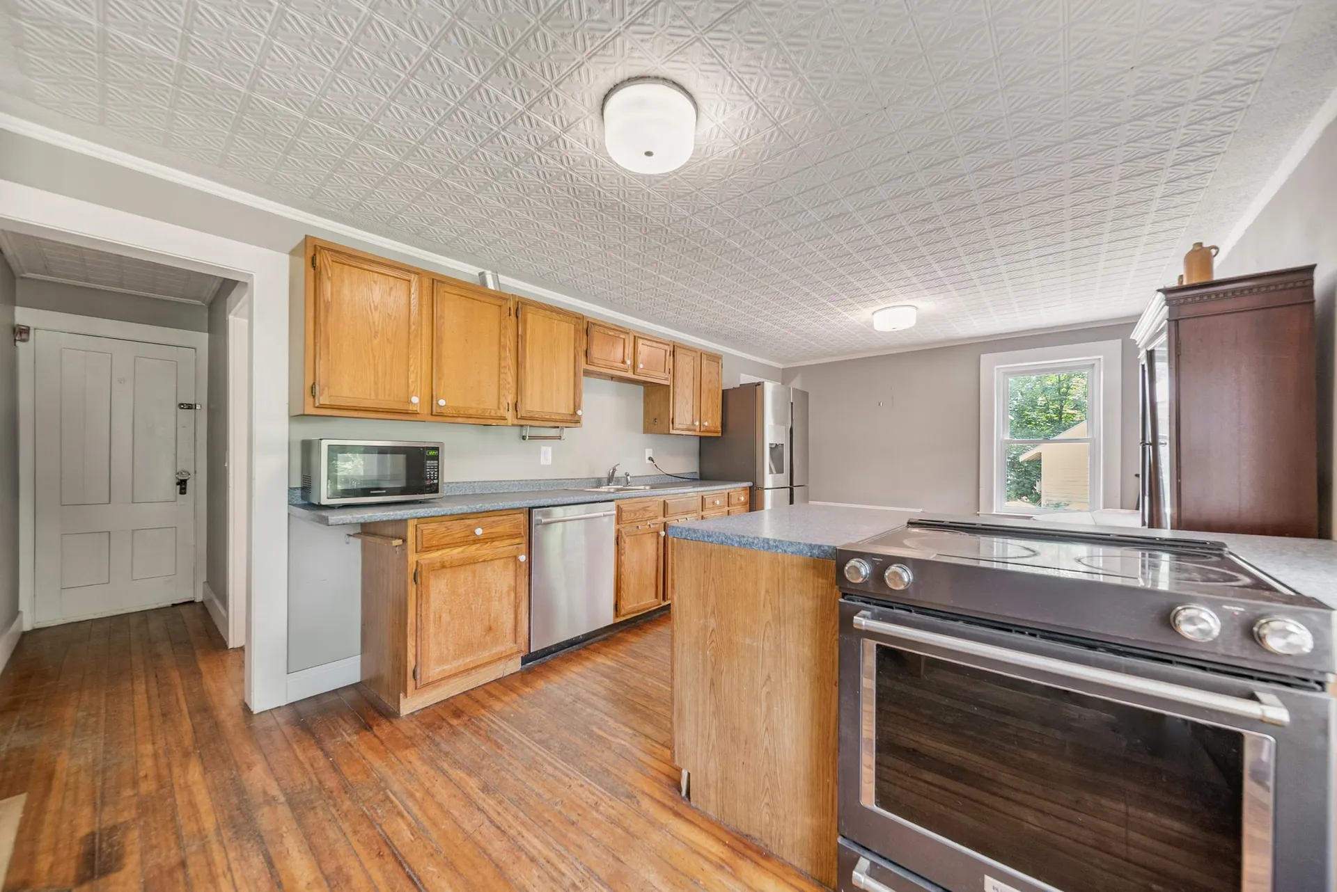 32 Union Street Hillsborough NH 03244