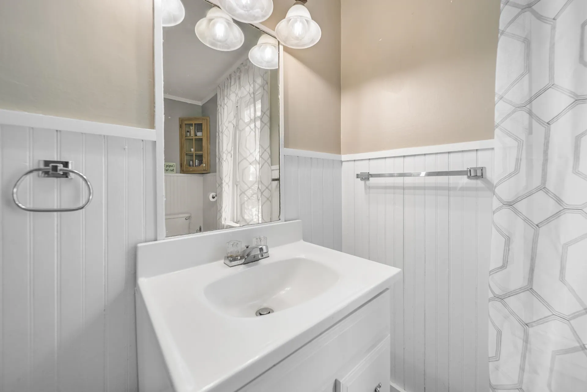 32 Union Street Hillsborough NH 03244