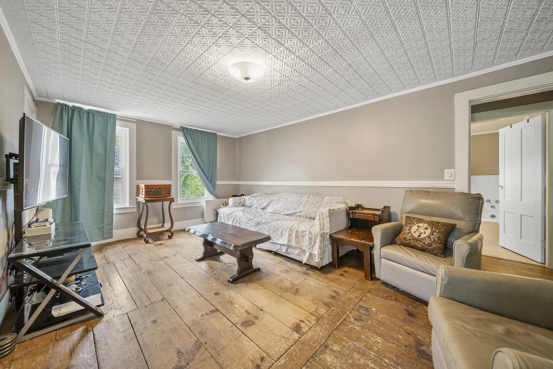 32 Union Street Hillsborough NH 03244