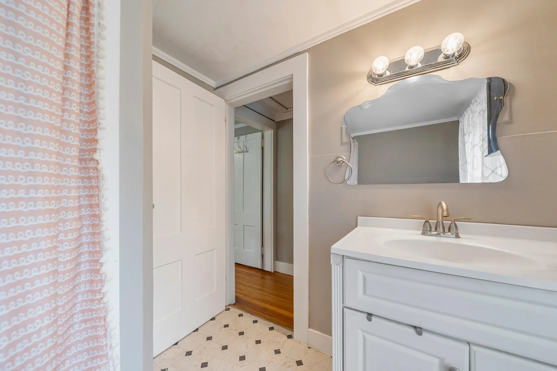 32 Union Street Hillsborough NH 03244