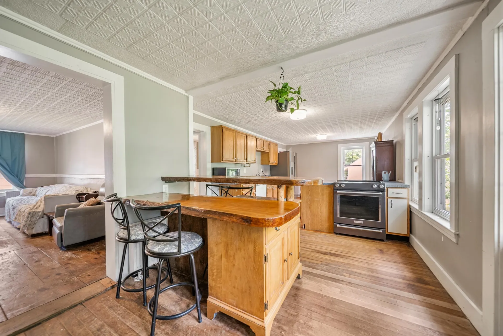 32 Union Street Hillsborough NH 03244