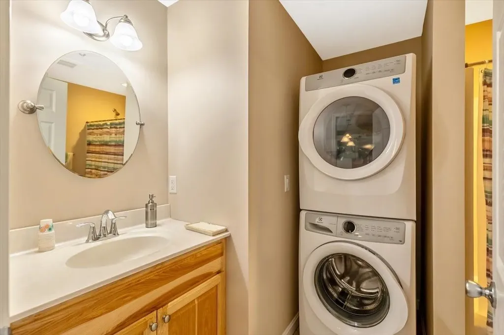 85 Dubuque Drive Grand Isle VT 05458