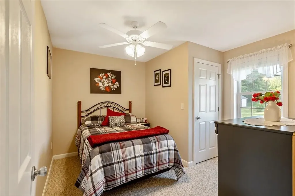 85 Dubuque Drive Grand Isle VT 05458