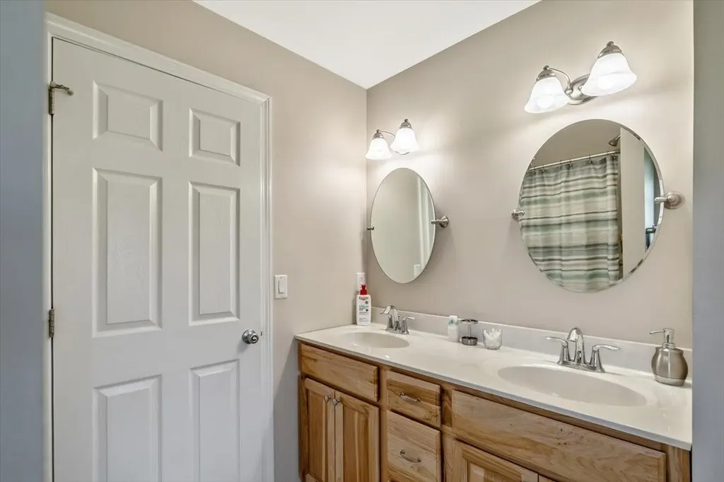 85 Dubuque Drive Grand Isle VT 05458