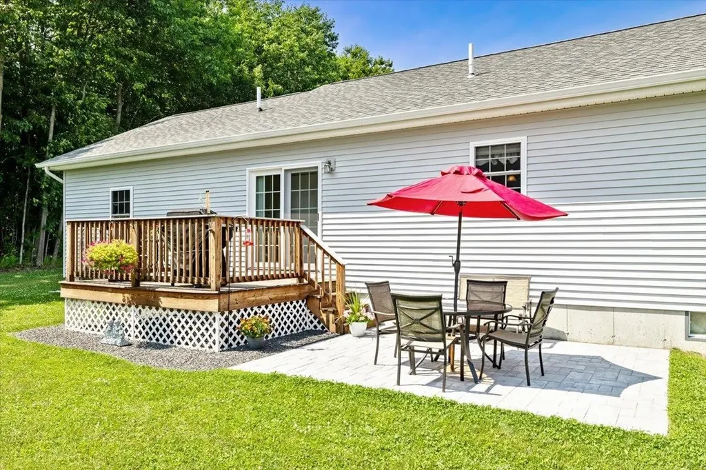 85 Dubuque Drive Grand Isle VT 05458