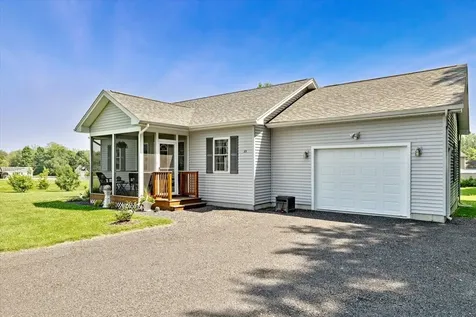 85 Dubuque Drive Grand Isle VT 05458
