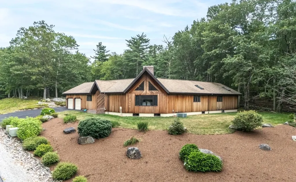 19 Hunters Road Bedford NH 03110