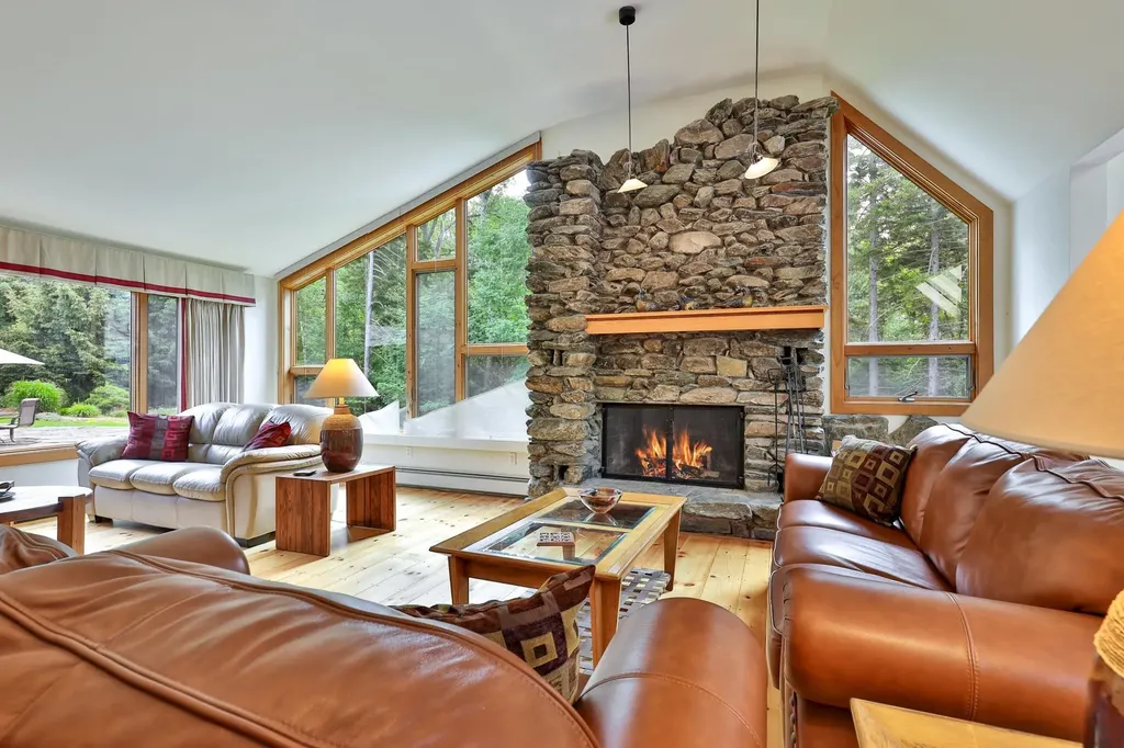 1588 Austin Hill Road Rochester VT 05767