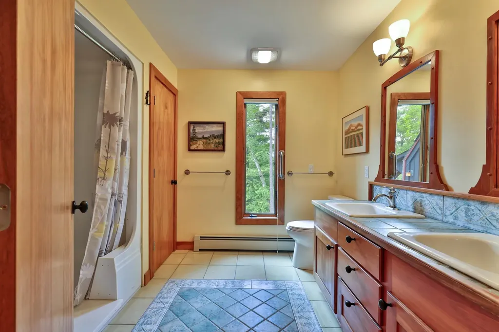1588 Austin Hill Road Rochester VT 05767